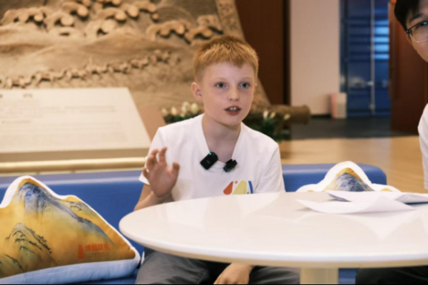 驶向分享的异日：高铁时间的文化传播新范式